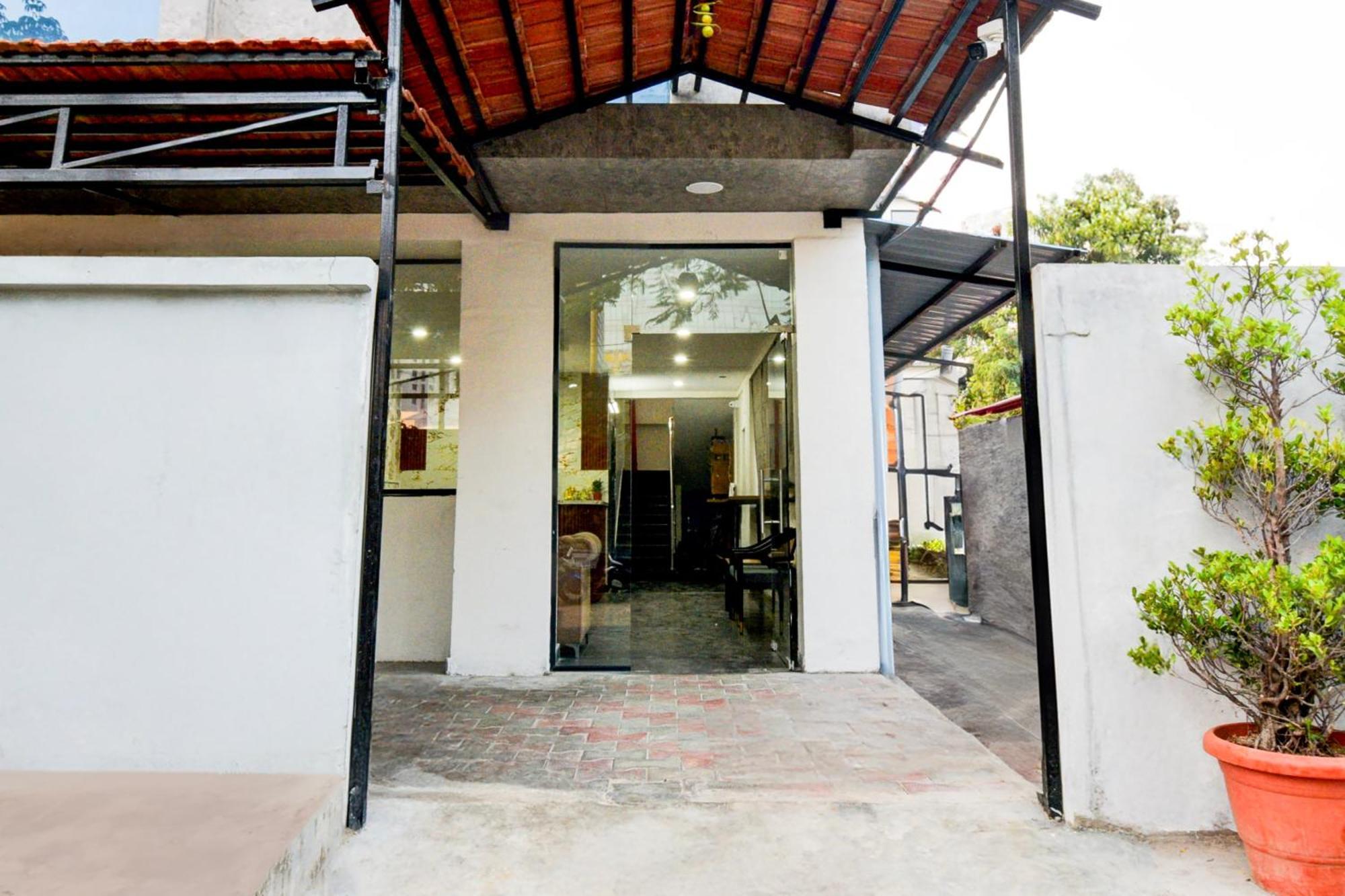 Super Townhouse Unnam Hotels Backside Of Tabala Rasa Pub, Financial District Hyderabad Esterno foto