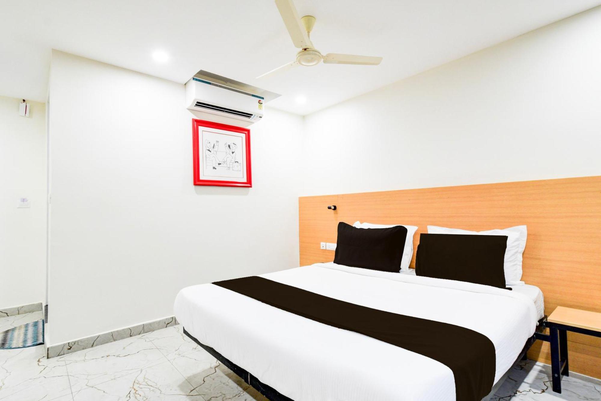 Super Townhouse Unnam Hotels Backside Of Tabala Rasa Pub, Financial District Hyderabad Esterno foto